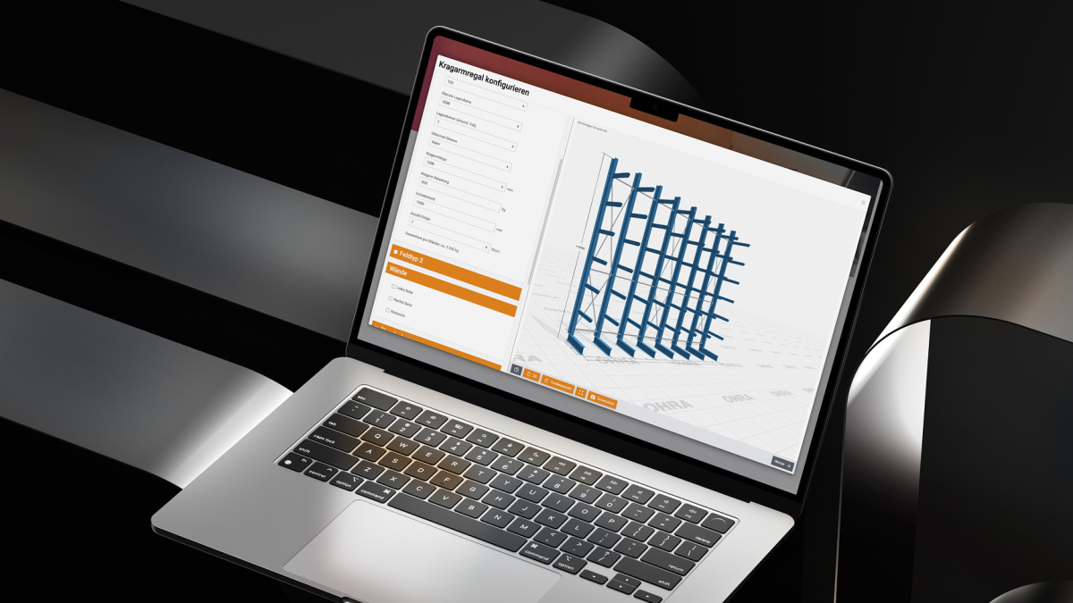 Laptop pr&auml;sentiert den interaktiven OHRA 3D-Online-Konfigurator zur Planung und Gestaltung von Kragarmregalen